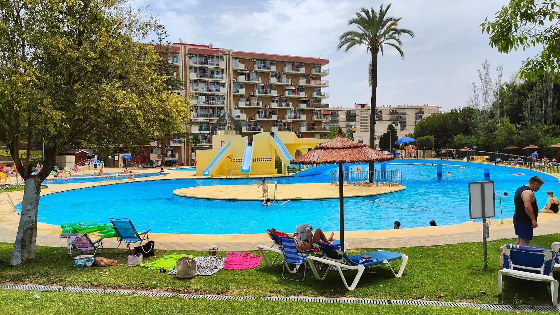 Jupiter Apartment Sea, Pools View بينالماذينا 0*,  إسبانيا